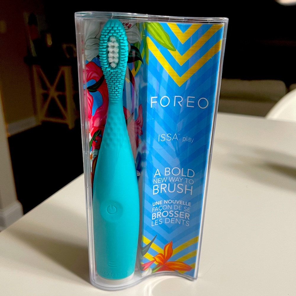 FOREO ISSA play Silicone Electric Toothbrush